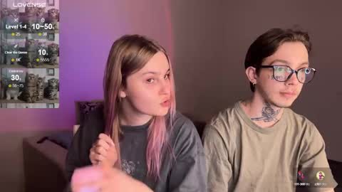 Snapshot of worldofllove chatting on January 26, 2025, 5:55 pm Arnika and Simon online show from January 26, 2025, 5:55 pm