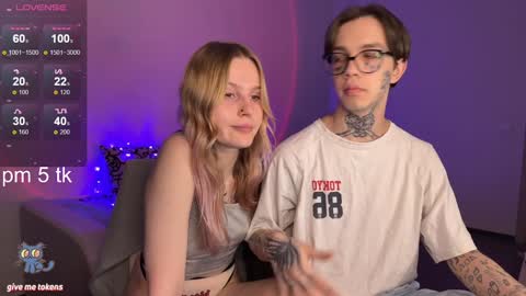 Snapshot of worldofllove chatting on February 3, 2025, 8:35 pm Arnika and Simon online show from February 3, 2025, 8:35 pm