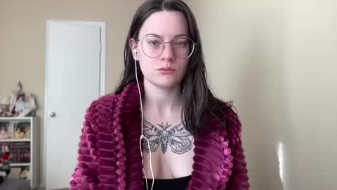 Snapshot of worship_lucina chatting on January 7, 2025, 3:33 pm Lucina online show from January 7, 2025, 3:33 pm