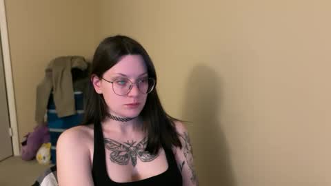 Snapshot of worship_lucina chatting on February 5, 2025, 11:17 pm Lucina online show from February 5, 2025, 11:17 pm