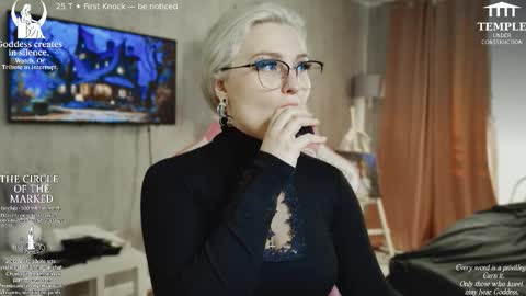 Snapshot of wounded_goddess chatting on October 17, 2025, 1:14 pm Goddess Sophy online show from October 17, 2025, 1:14 pm