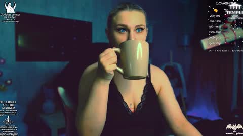 Snapshot of wounded_goddess chatting on December 17, 2025, 3:40 pm Goddess Sophy online show from December 17, 2025, 3:40 pm