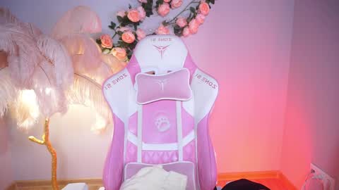 Snapshot of wow_angel chatting on May 19, 2026, 5:36 am wow_angel online show from May 19, 2026, 5:36 am