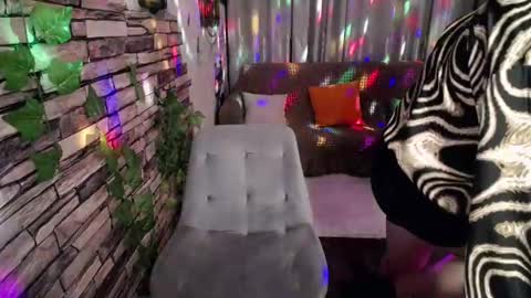 Snapshot of wow_co chatting on December 6, 2024, 7:45 pm wow_co online show from December 6, 2024, 7:45 pm