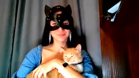 wow_dream_girl_ online show from November 21, 2025, 6:39 pm