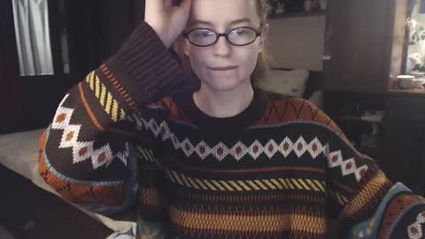 Rebecy online show from December 21, 2025, 2:46 pm