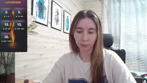 Anna  online show from November 26, 2025, 10:49 am