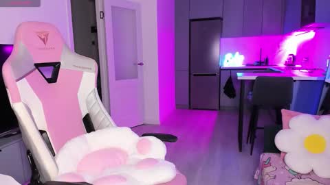 Snapshot of wowlovie666 chatting on November 20, 2025, 4:07 pm Emi online show from November 20, 2025, 4:07 pm