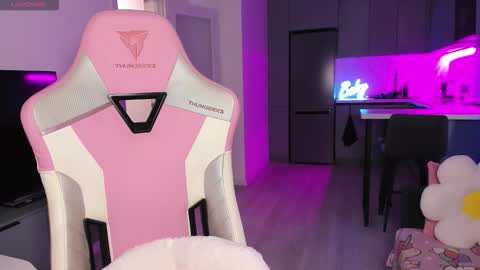 Snapshot of wowlovie666 chatting on November 23, 2025, 5:02 pm Emi online show from November 23, 2025, 5:02 pm