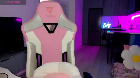 Emi online show from January 12, 2026, 6:02 pm