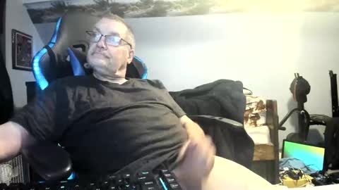 wowsers2022 online show from October 25, 2025, 8:11 am