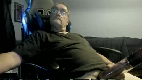 wowsers2022 online show from November 11, 2025, 12:32 am