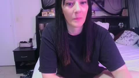 Snapshot of wrenleigh chatting on April 20, 2026, 6:27 am Crystal Lake online show from April 20, 2026, 6:27 am
