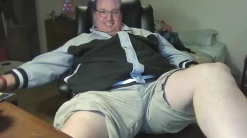 Snapshot of wvalentin0 chatting on December 17, 2025, 5:24 am Wren online show from December 17, 2025, 5:24 am