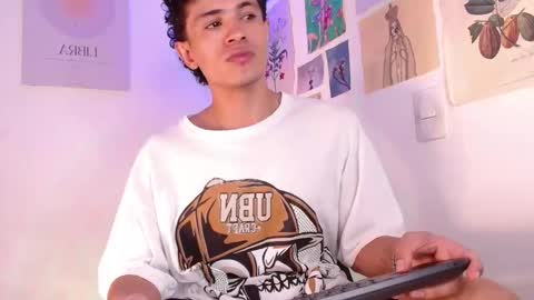 Snapshot of wyatt_444 chatting on December 6, 2024, 9:24 pm wyatt online show from December 6, 2024, 9:24 pm