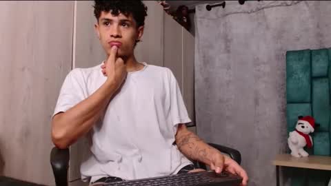 Snapshot of wyatt_444 chatting on January 10, 2025, 2:46 am wyatt online show from January 10, 2025, 2:46 am