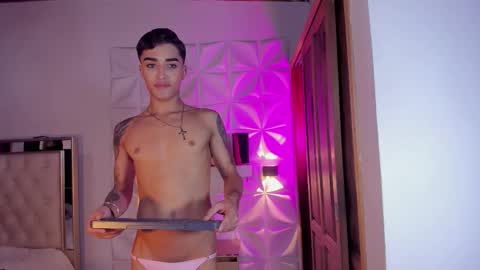 Snapshot of wyatt_rose chatting on December 15, 2025, 2:27 am wyatt online show from December 15, 2025, 2:27 am