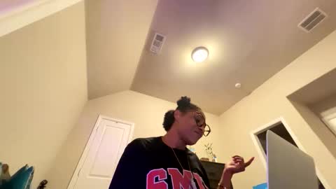 Wynter Heat online show from October 26, 2025, 9:26 am