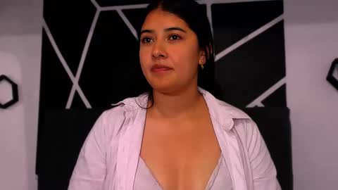 Snapshot of x_adeline_ chatting on November 4, 2025, 10:09 pm Adeline online show from November 4, 2025, 10:09 pm