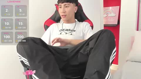 xaanderGrey online show from November 18, 2025, 8:24 pm