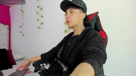 xaanderGrey online show from December 13, 2025, 8:04 pm