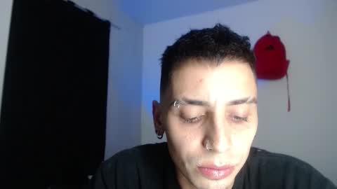 xalejo_max online show from November 5, 2025, 9:26 pm