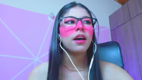 XALLYSONX online show from April 7, 2026, 11:54 am