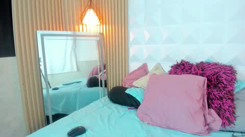 xamabtlee0107 online show from September 18, 2025, 4:36 am