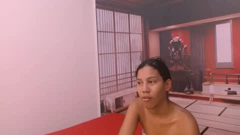 xamaravelour online show from November 20, 2025, 7:13 pm