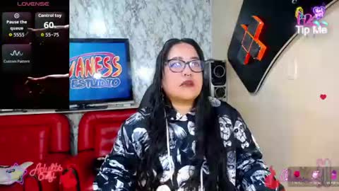 xander_taylor_ online show from June 14, 2026, 5:09 am