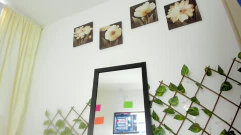       S A R A      100K followers online show from December 27, 2024, 10:05 pm