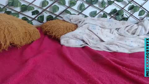       S A R A      100K followers online show from March 11, 2025, 11:12 am