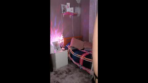       S A R A      100K followers online show from October 5, 2025, 7:34 pm