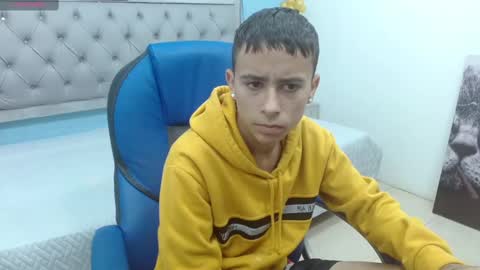 xavii_18_ online show from January 23, 2025, 3:32 pm
