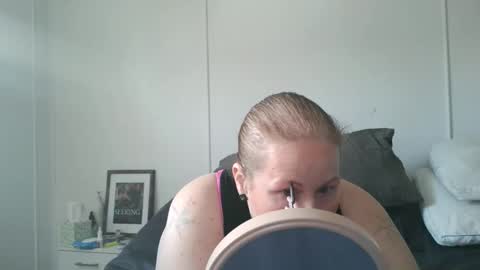 xbeautifulxliex online show from April 14, 2026, 4:57 pm