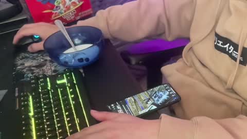 Snapshot of xburst chatting on February 18, 2025, 9:42 pm xburst online show from February 18, 2025, 9:42 pm