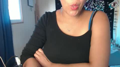 Snapshot of xcanela_ chatting on May 28, 2026, 8:17 pm canela online show from May 28, 2026, 8:17 pm