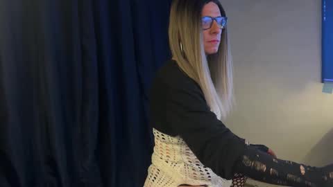 xdresserwithass online show from November 21, 2025, 9:02 pm