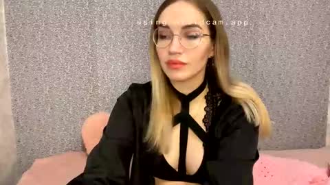 Helen online show from December 20, 2025, 1:34 am