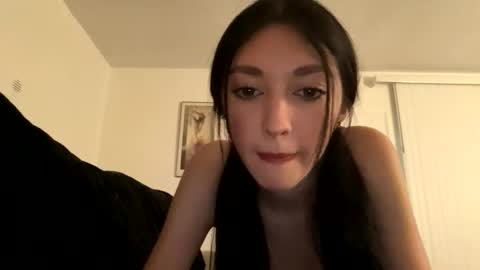 xenadreamx online show from February 22, 2026, 4:35 am