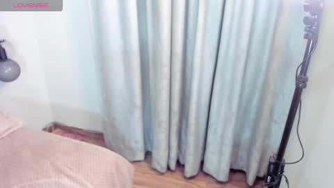 hinata  online show from November 7, 2025, 10:54 pm