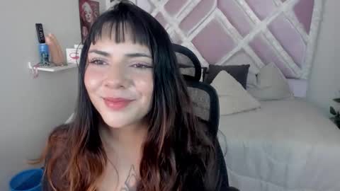 hinata  online show from February 15, 2026, 8:05 pm