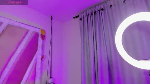 hinata  online show from February 26, 2026, 11:59 pm