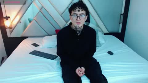 Snapshot of xhotdesire_fx chatting on March 6, 2025, 4:19 am Marco and Veronica online show from March 6, 2025, 4:19 am