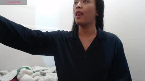 xhotlickerkiarax online show from June 4, 2026, 12:00 pm