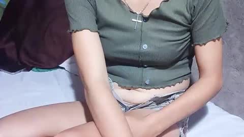 Snapshot of xhotskinny69x chatting on December 2, 2025, 9:47 am xhotskinny69x online show from December 2, 2025, 9:47 am