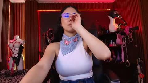 XiaQueen   I M online show from November 8, 2025, 8:18 pm