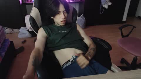 Snapshot of xice_boy chatting on December 14, 2025, 10:36 pm xIce Boy online show from December 14, 2025, 10:36 pm