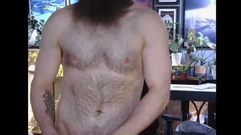 xiisil online show from November 3, 2025, 5:58 pm