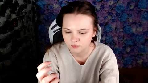 Lina online show from October 4, 2025, 4:10 am